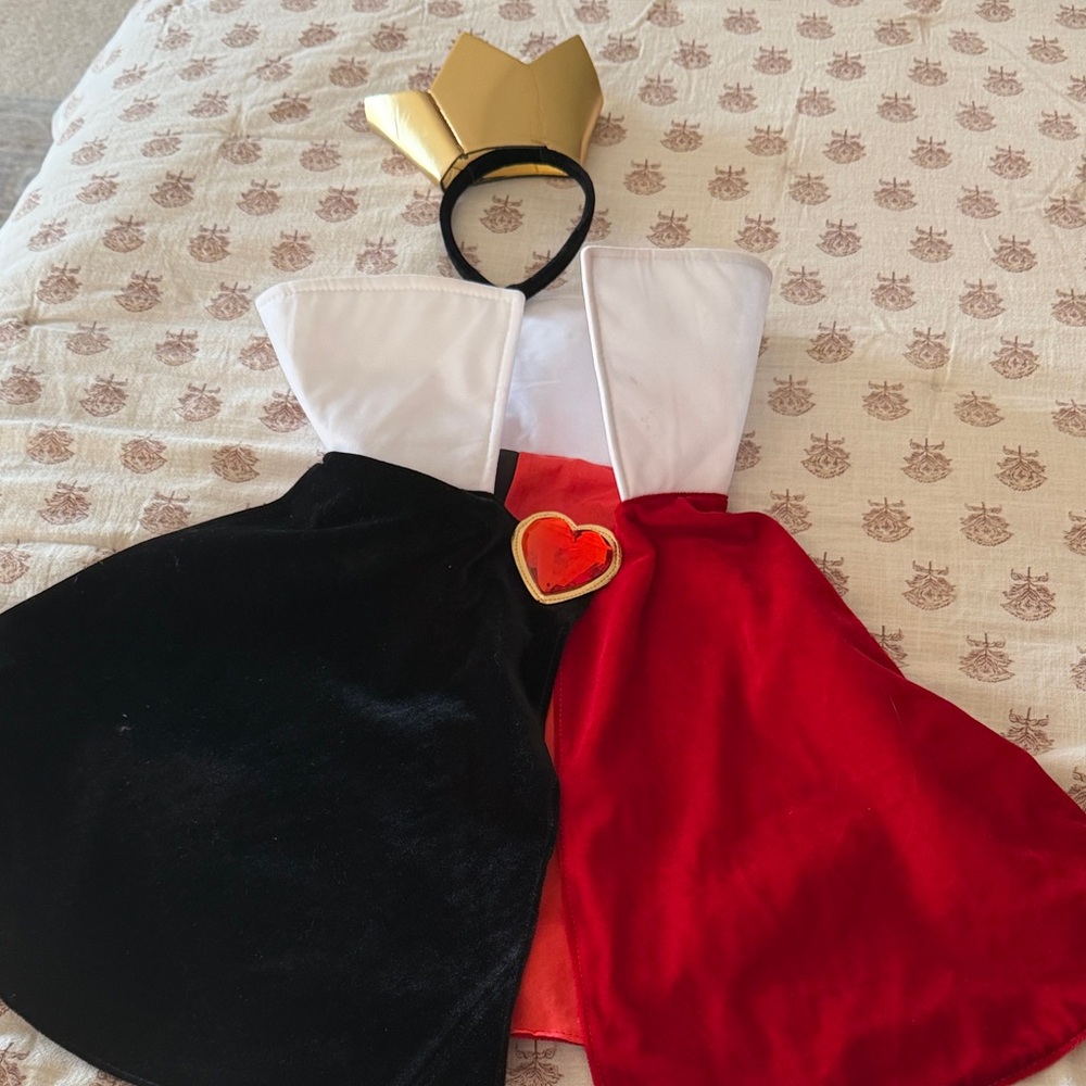 Disney Queen of Hearts cape with Gold Crown